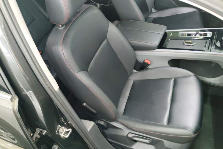 Used Volkswagen Teramont X 2022 330TSI Two-Wheel-Drive Luxury Edition Right Front Seat
