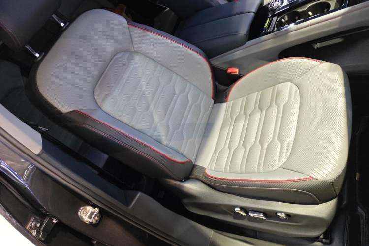 Used Volkswagen Teramont X 2022 380TSI Four-Wheel Drive Prestige Luxury Edition Right Front Seat