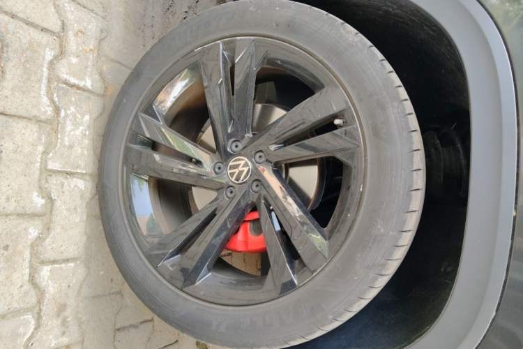 Used Volkswagen Teramont X 2022 380TSI Four-Wheel Drive Prestige Flagship Edition Right Front Wheel Hub
