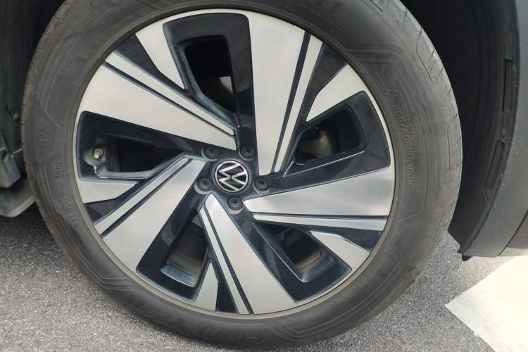 Used Volkswagen Teramont X 2022 530 V6 Four-Wheel Drive Prestige Luxury Edition Right Front Wheel Hub