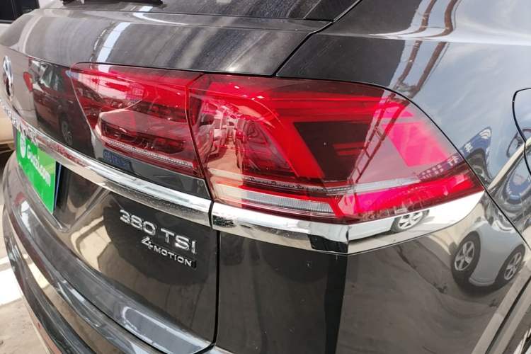 Used Volkswagen Teramont X 2022 380TSI Four-Wheel Drive Prestige Luxury Edition Right Rear Taillight