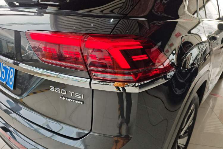 Used Volkswagen Teramont X 2022 380TSI Four-Wheel Drive Prestige Luxury Edition Right Rear Taillight