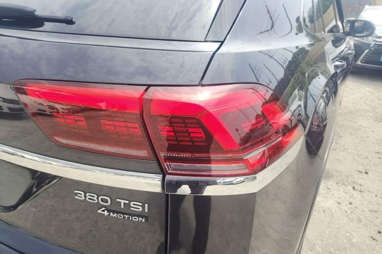 Used Volkswagen Teramont X 2022 380TSI Four-Wheel Drive Luxury Edition Right Rear Taillight