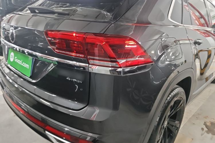 Used Volkswagen Teramont X 2022 380TSI Four-Wheel Drive Prestige Flagship Edition Right Rear Taillight