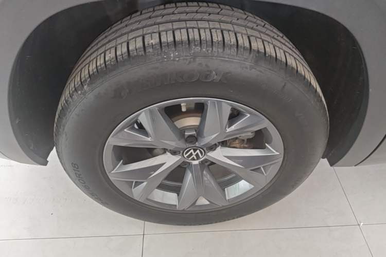 Used Volkswagen Teramont X 2022 330TSI Two-Wheel-Drive Luxury Edition Right Rear Wheel Hub