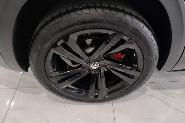 Used Volkswagen Teramont X 2022 530 V6 Four-Wheel Drive Prestige Flagship Edition Right Rear Wheel Hub