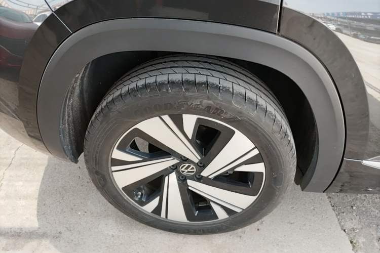 Used Volkswagen Teramont X 2022 380TSI Four-Wheel Drive Prestige Luxury Edition Right Rear Wheel Hub