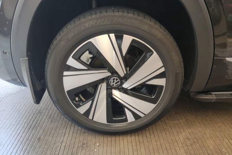 Used Volkswagen Teramont X 2022 530 V6 Four-Wheel Drive Prestige Luxury Edition Right Rear Wheel Hub