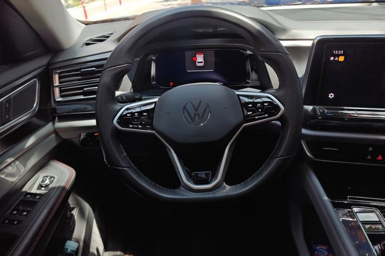 Used Volkswagen Teramont X 2022 330TSI Two-Wheel-Drive Luxury Edition Steering Wheel