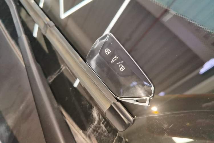 Used Volkswagen Teramont X 2022 330TSI Two-Wheel-Drive Luxury Edition Vehicle Key