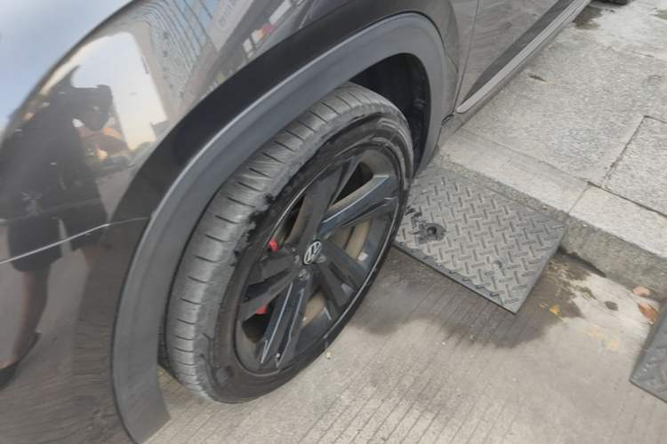 Used Volkswagen Teramont X 2022 380TSI Four-Wheel Drive Prestige Flagship Edition Left Front Wheel Hub