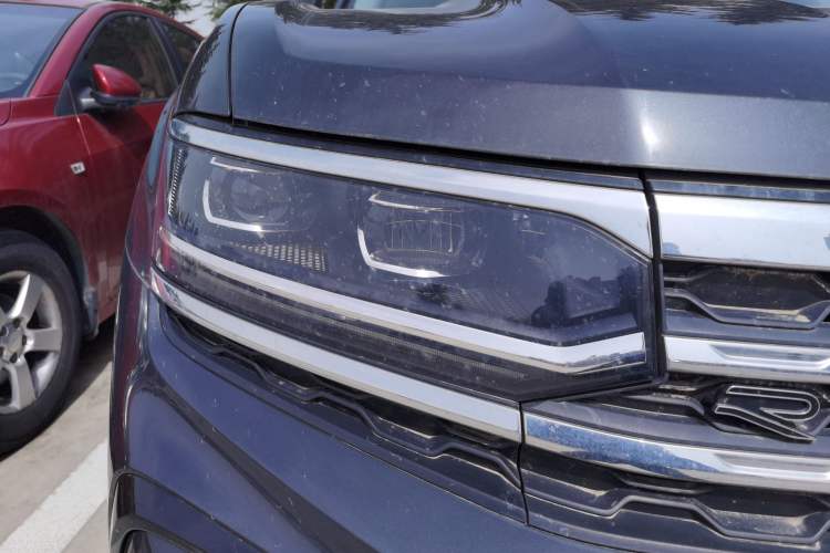 Used Volkswagen Teramont X 2022 380TSI Four-Wheel Drive Luxury Edition Right Front Headlight