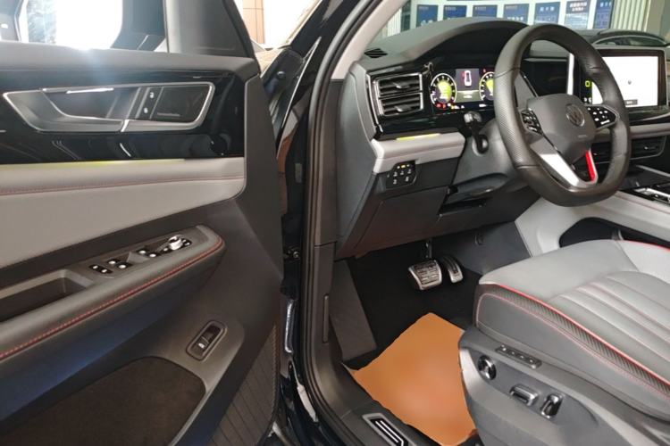 Used Volkswagen Teramont X 2023 530 V6 All-Wheel Drive Prestige Flagship Edition Driver Seat