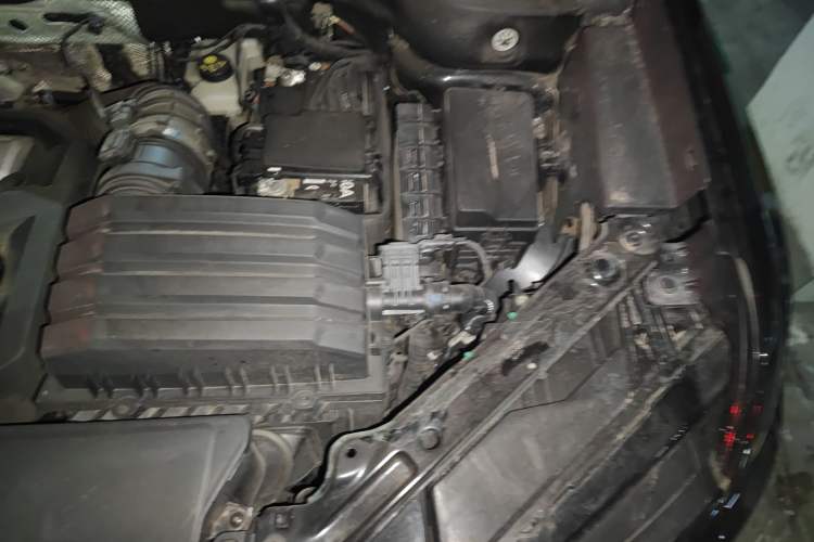 Used Volkswagen Teramont X 2023 530 V6 All-Wheel Drive Prestige Flagship Edition Engine Bay Left