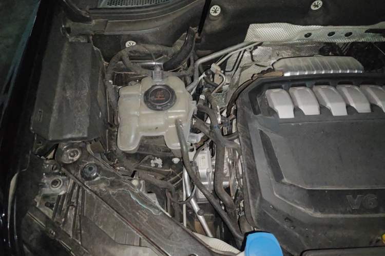 Used Volkswagen Teramont X 2023 530 V6 All-Wheel Drive Prestige Flagship Edition Engine Bay Right