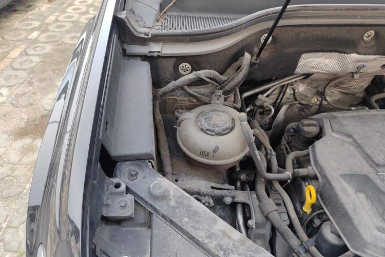 Used Volkswagen Teramont X 2023 330TSI Two-Wheel-Drive Prestige Luxury Edition Engine Bay Right