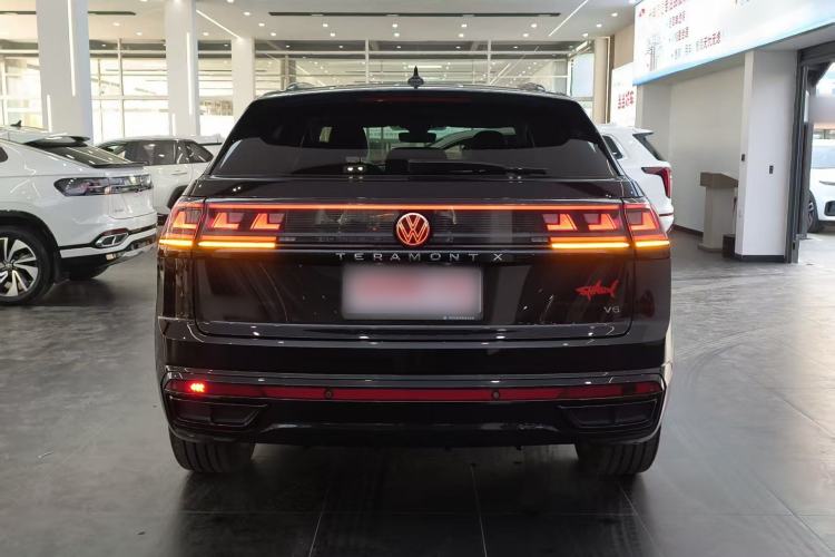 Used Volkswagen Teramont X 2023 530 V6 Four-Wheel Drive Prestige Luxury Edition Exterior 2