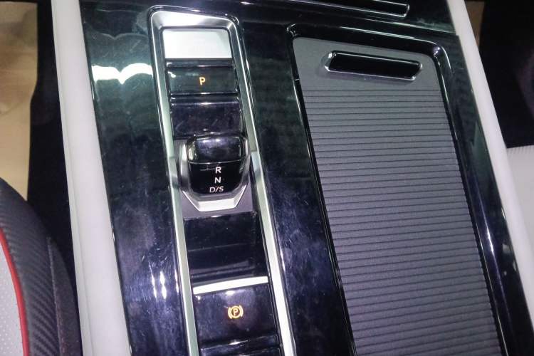 Used Volkswagen Teramont X 2023 380TSI Four-Wheel Drive Luxury Edition Gear Lever