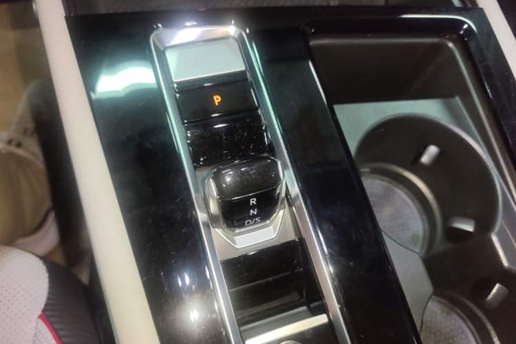 Used Volkswagen Teramont X 2023 380TSI Four-Wheel Drive Prestige Flagship Edition Gear Lever