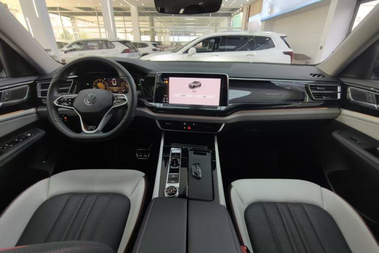 Used Volkswagen Teramont X 2023 530 V6 Four-Wheel Drive Prestige Luxury Edition Interior 1