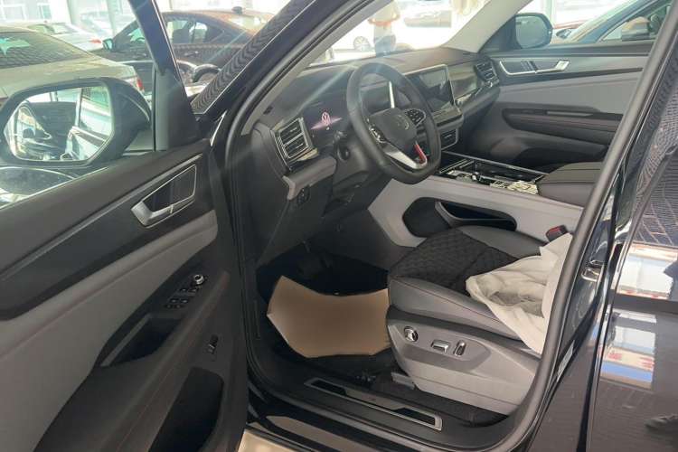 Used Volkswagen Teramont X 2023 Revised Version 330TSI Two-Wheel-Drive Luxury Edition Interior 2