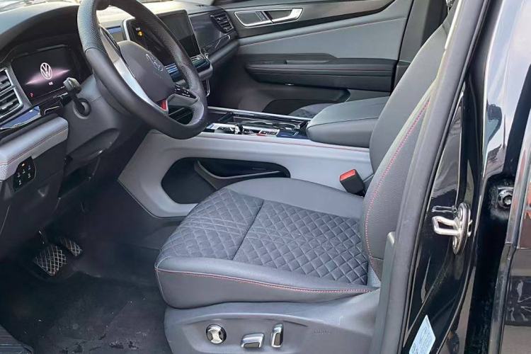 Used Volkswagen Teramont X 2023 330TSI Two-Wheel-Drive Luxury Edition Interior 2