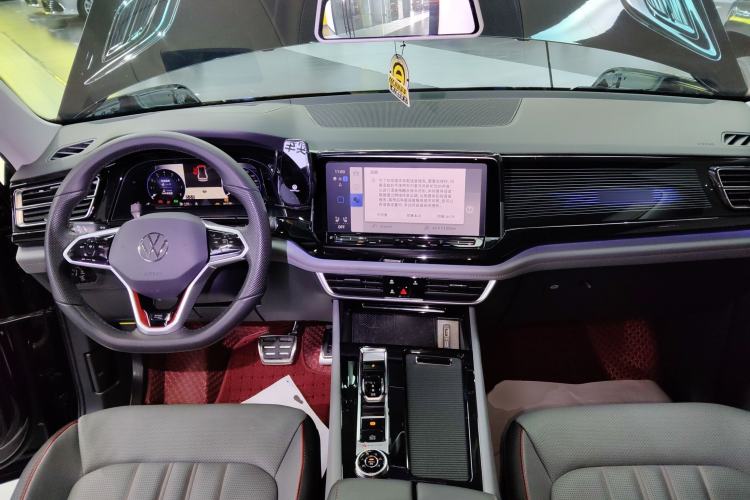 Used Volkswagen Teramont X 2023 530 V6 All-Wheel Drive Prestige Flagship Edition Interior 2