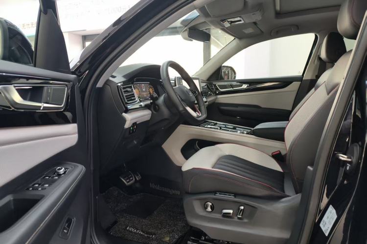 Used Volkswagen Teramont X 2023 530 V6 Four-Wheel Drive Prestige Luxury Edition Interior 3