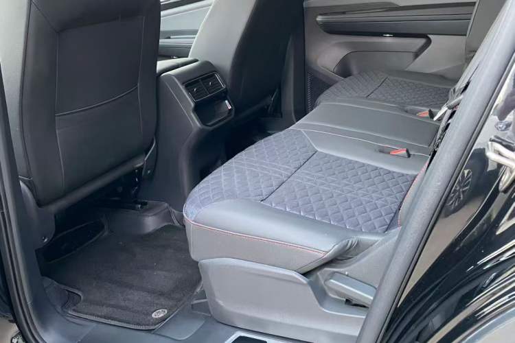 Used Volkswagen Teramont X 2023 330TSI Two-Wheel-Drive Luxury Edition Interior 3