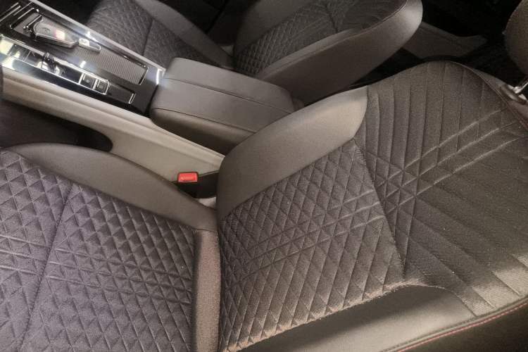 Used Volkswagen Teramont X 2023 330TSI Two-Wheel-Drive Luxury Edition Left Front Seat