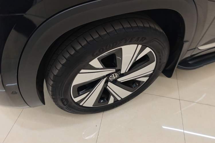 Used Volkswagen Teramont X 2023 380TSI Four-Wheel Drive Prestige Luxury Edition Left Front Wheel Hub