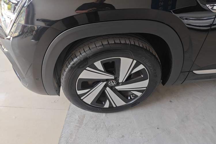 Used Volkswagen Teramont X 2023 380TSI Four-Wheel Drive Luxury Edition Left Front Wheel Hub