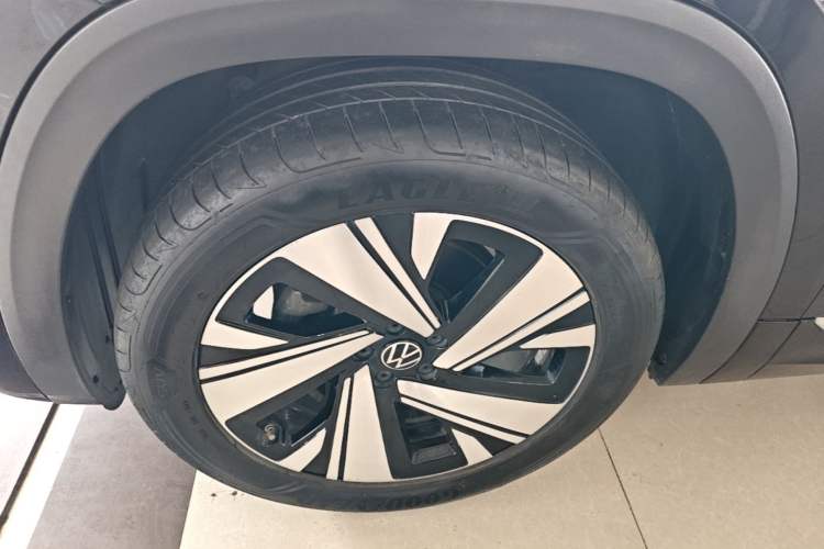 Used Volkswagen Teramont X 2023 Revised 380TSI Four-Wheel Drive Prestige Luxury Edition Left Front Wheel Hub