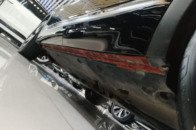 Used Volkswagen Teramont X 2023 530 V6 Four-Wheel Drive Prestige Luxury Edition Left Side Sill