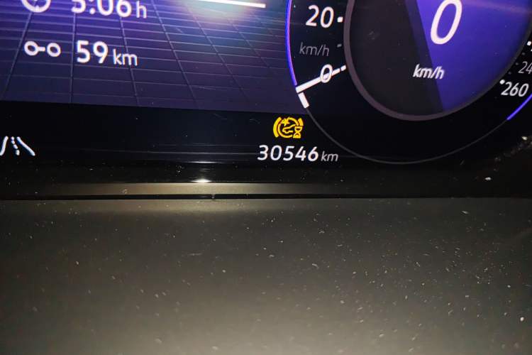 Used Volkswagen Teramont X 2023 530 V6 All-Wheel Drive Prestige Flagship Edition Odometer Close Up