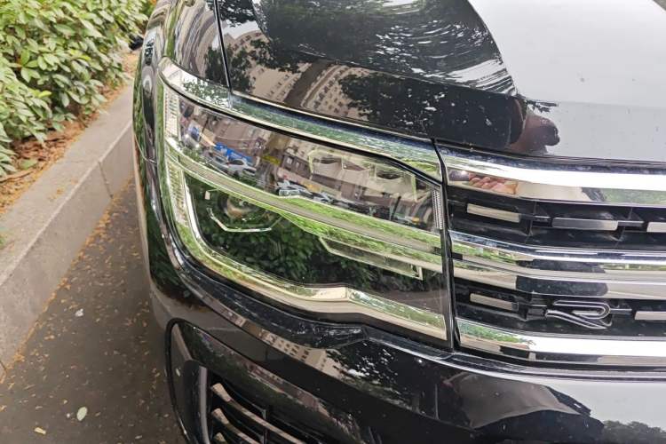 Used Volkswagen Teramont X 2023 330TSI Two-Wheel-Drive Luxury Edition Right Front Headlight