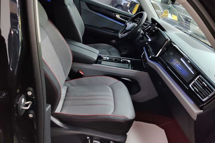 Used Volkswagen Teramont X 2023 530 V6 All-Wheel Drive Prestige Flagship Edition Right Front Seat