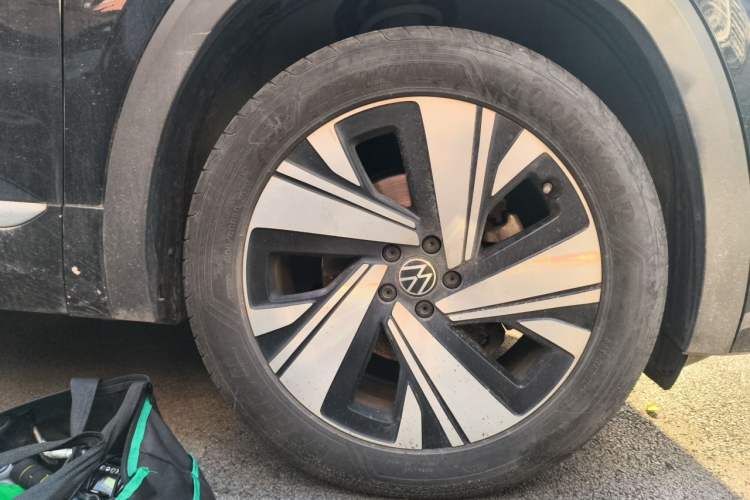 Used Volkswagen Teramont X 2023 380TSI Four-Wheel Drive Prestige Luxury Edition Right Front Wheel Hub