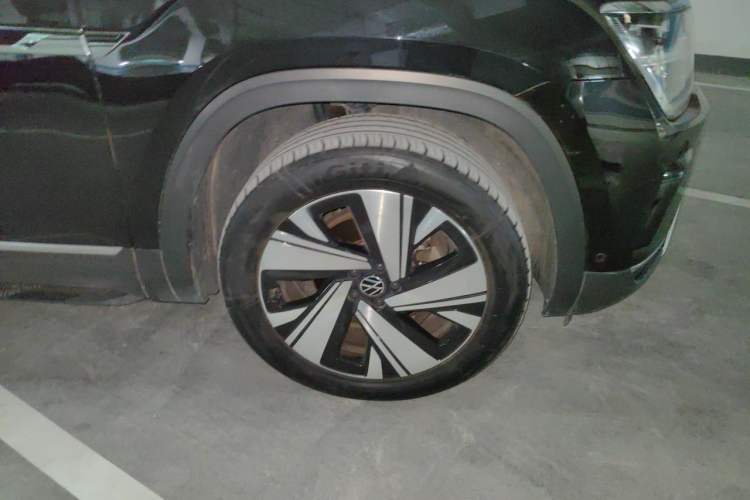 Used Volkswagen Teramont X 2023 380TSI Four-Wheel Drive Prestige Luxury Edition Right Front Wheel Hub