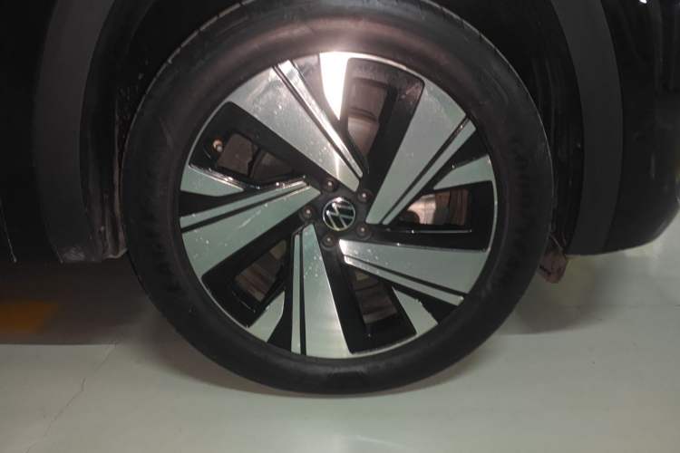 Used Volkswagen Teramont X 2023 Revised 380TSI Four-Wheel Drive Prestige Luxury Edition Right Front Wheel Hub