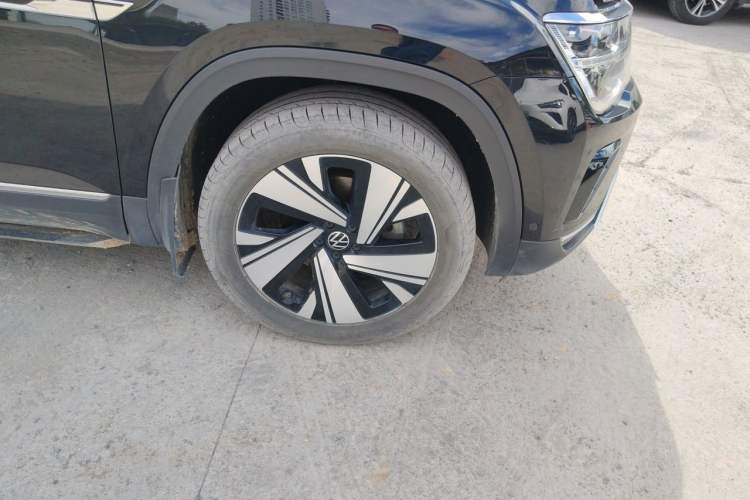 Used Volkswagen Teramont X 2023 Revised 380TSI Four-Wheel Drive Prestige Luxury Edition Right Front Wheel Hub