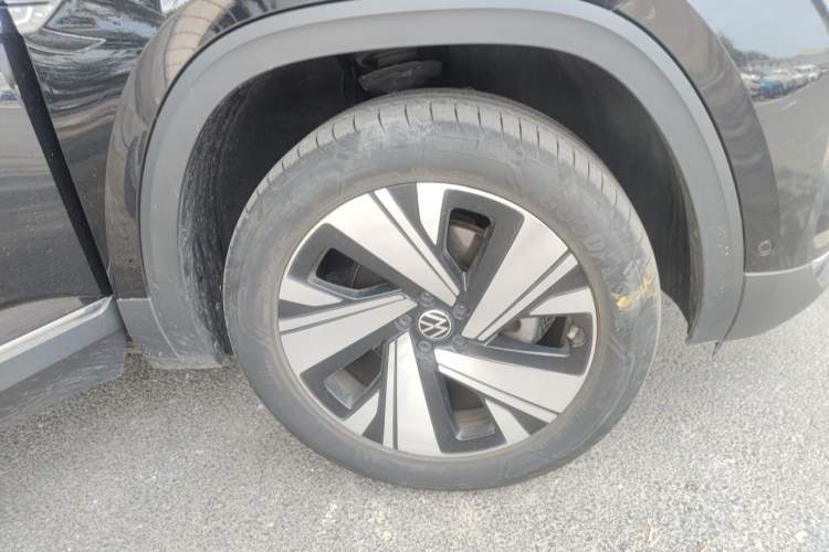 Used Volkswagen Teramont X 2023 Revised 380TSI Four-Wheel Drive Prestige Luxury Edition Right Front Wheel Hub