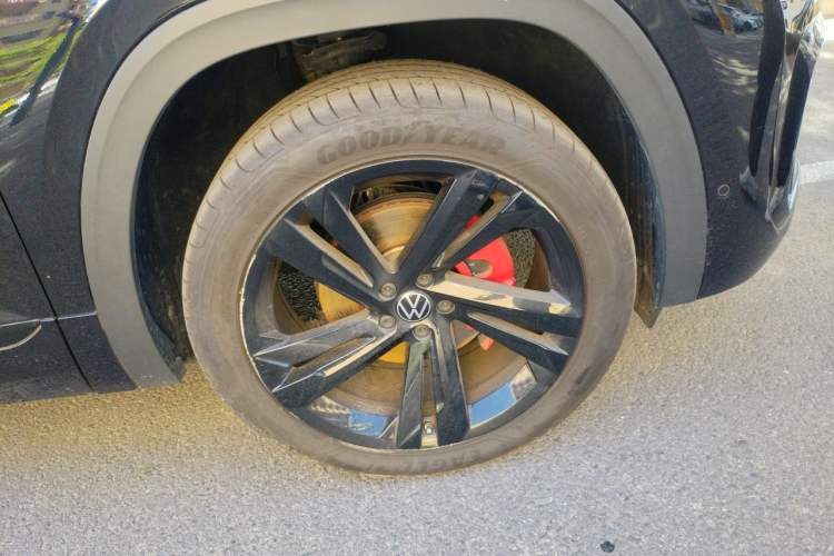 Used Volkswagen Teramont X 2023 380TSI Four-Wheel Drive Prestige Flagship Edition Right Front Wheel Hub