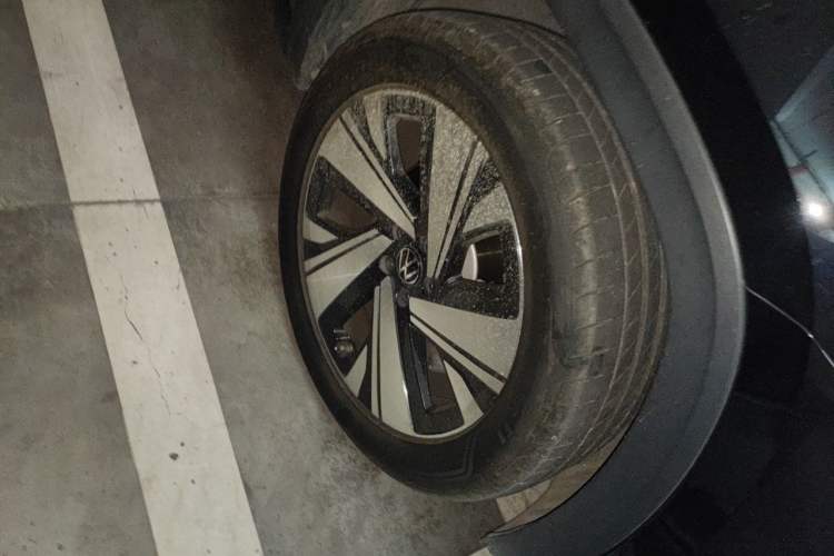 Used Volkswagen Teramont X 2023 380TSI Four-Wheel Drive Prestige Luxury Edition Right Front Wheel Hub