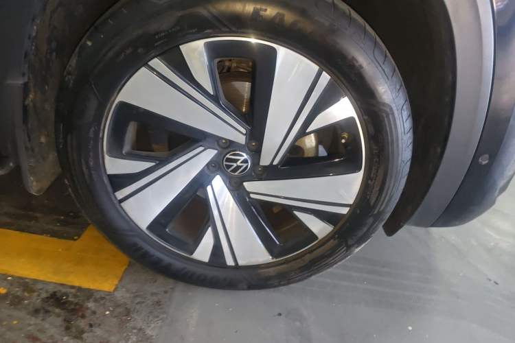 Used Volkswagen Teramont X 2023 380TSI Four-Wheel Drive Prestige Luxury Edition Right Front Wheel Hub