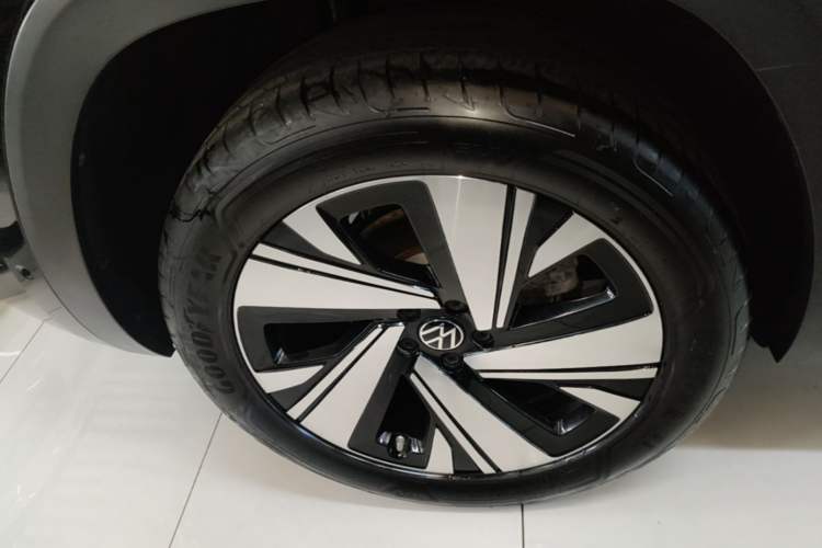 Used Volkswagen Teramont X 2023 530 V6 Four-Wheel Drive Prestige Luxury Edition Right Rear Wheel Hub