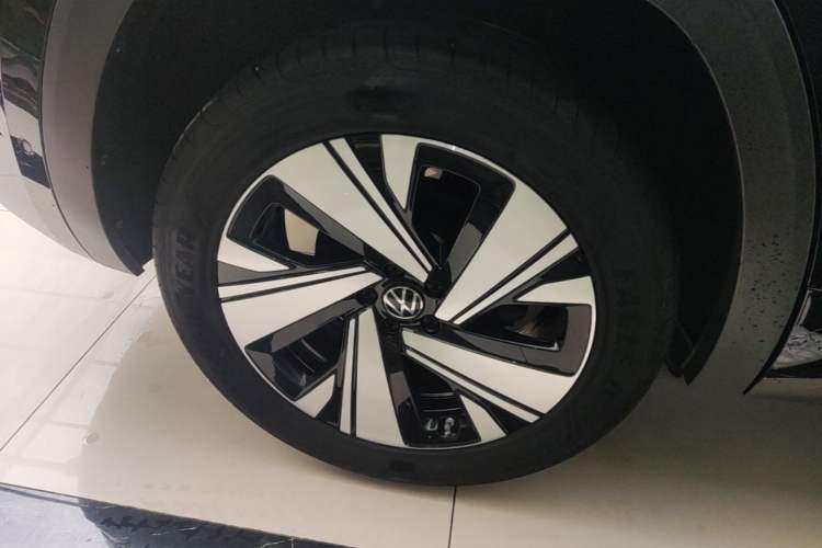 Used Volkswagen Teramont X 2023 380TSI Four-Wheel Drive Prestige Luxury Edition Right Rear Wheel Hub