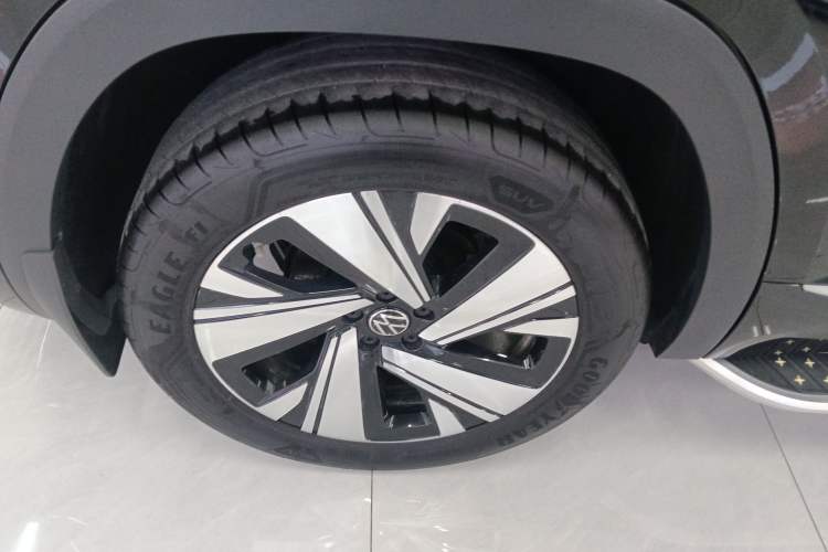Used Volkswagen Teramont X 2023 380TSI Four-Wheel Drive Luxury Edition Right Rear Wheel Hub