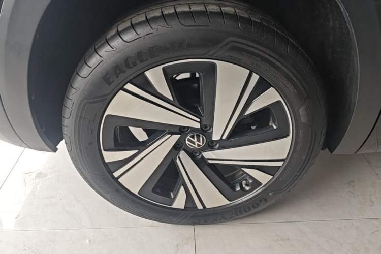 Used Volkswagen Teramont X 2023 380TSI Four-Wheel Drive Prestige Luxury Edition Right Rear Wheel Hub