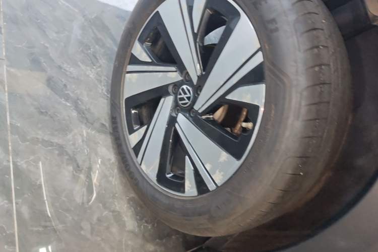 Used Volkswagen Teramont X 2023 380TSI Four-Wheel Drive Prestige Luxury Edition Right Rear Wheel Hub